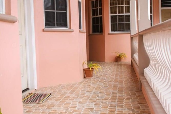 Hotel Iso's Bed & Breakfast (Glanvillia)